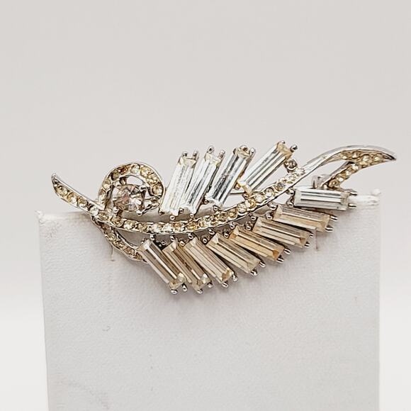 Vintage Feather Brooch Clear Rhinestones Silver Tone Rhodium Plate, Repair - Picture 6 of 8